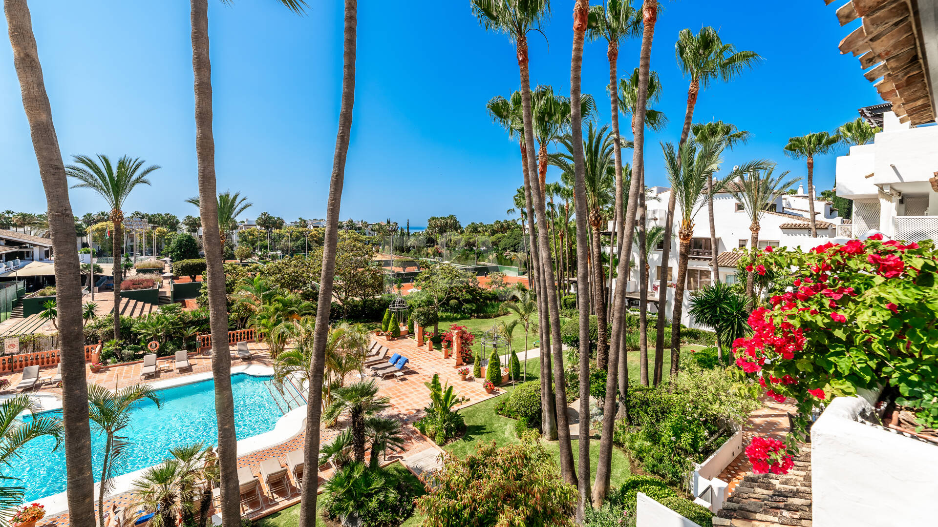 Élégante maison duplex Sud à Marina Puente Romano