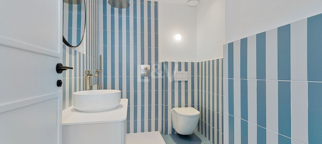 Beautifully Renovated Beachside Townhouse with Private Pool and Rooftop Terraces