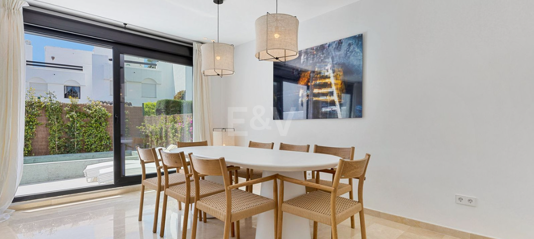Beautifully Renovated Beachside Townhouse with Private Pool and Rooftop Terraces