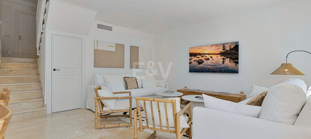 Beautifully Renovated Beachside Townhouse with Private Pool and Rooftop Terraces