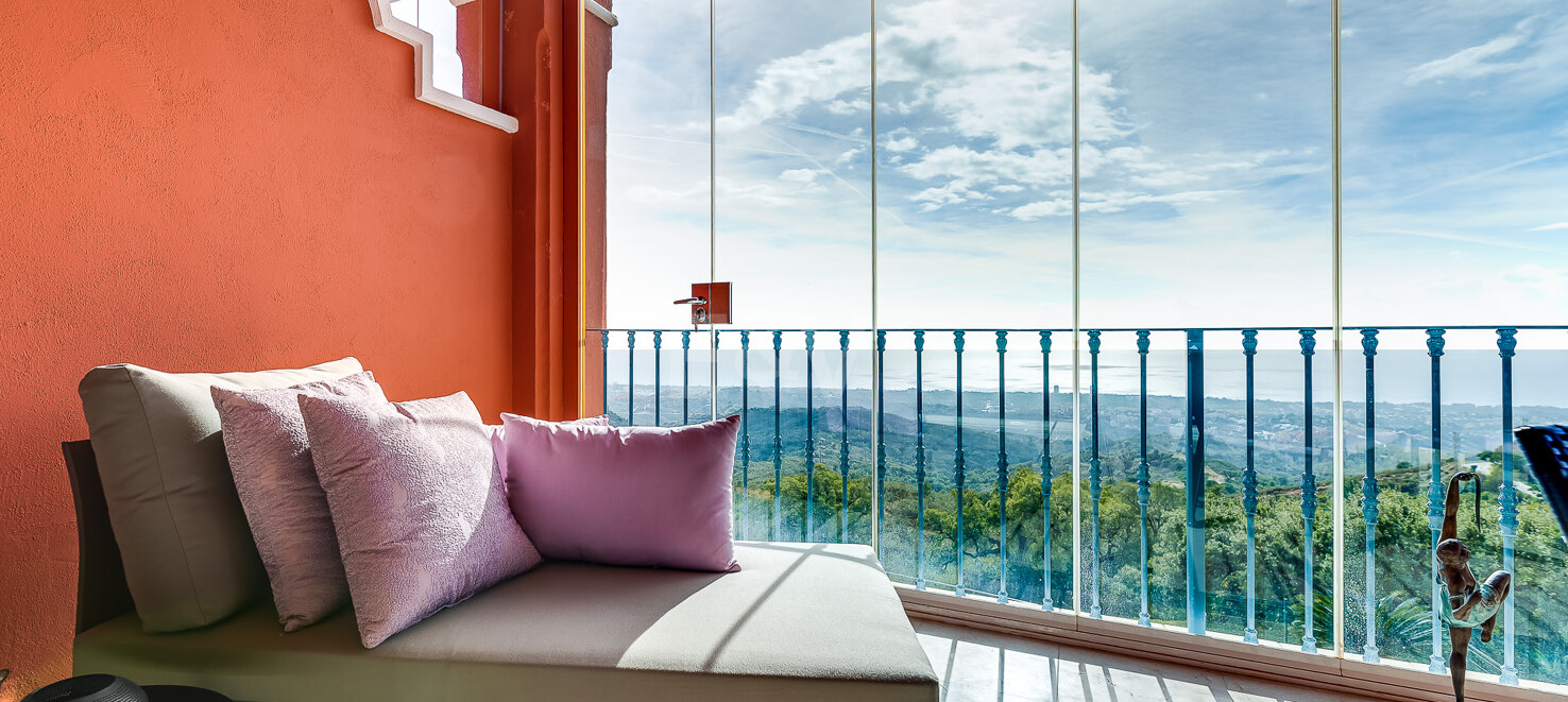 Elegant 2-bedroom apartment in Balcones de la Mairena with stunning sea views, available for long-term rental