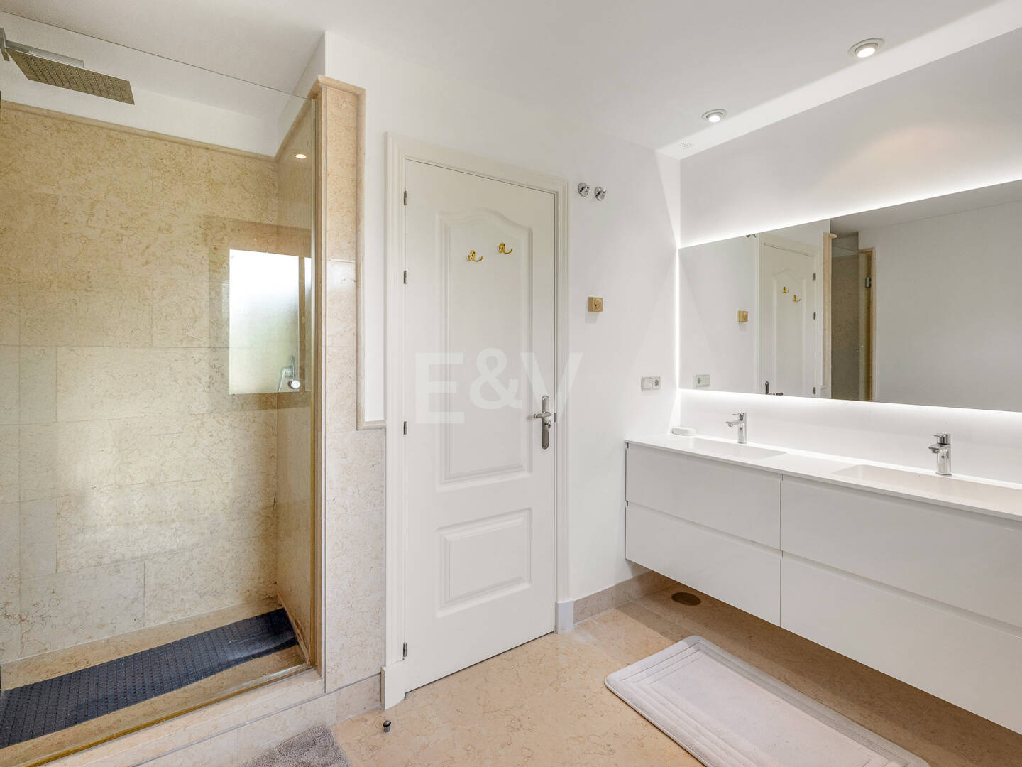 Golfside Apartment with Mountain Panoramas and Resort-Style Comfort