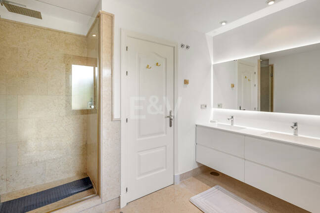 Golfside Apartment with Mountain Panoramas and Resort-Style Comfort