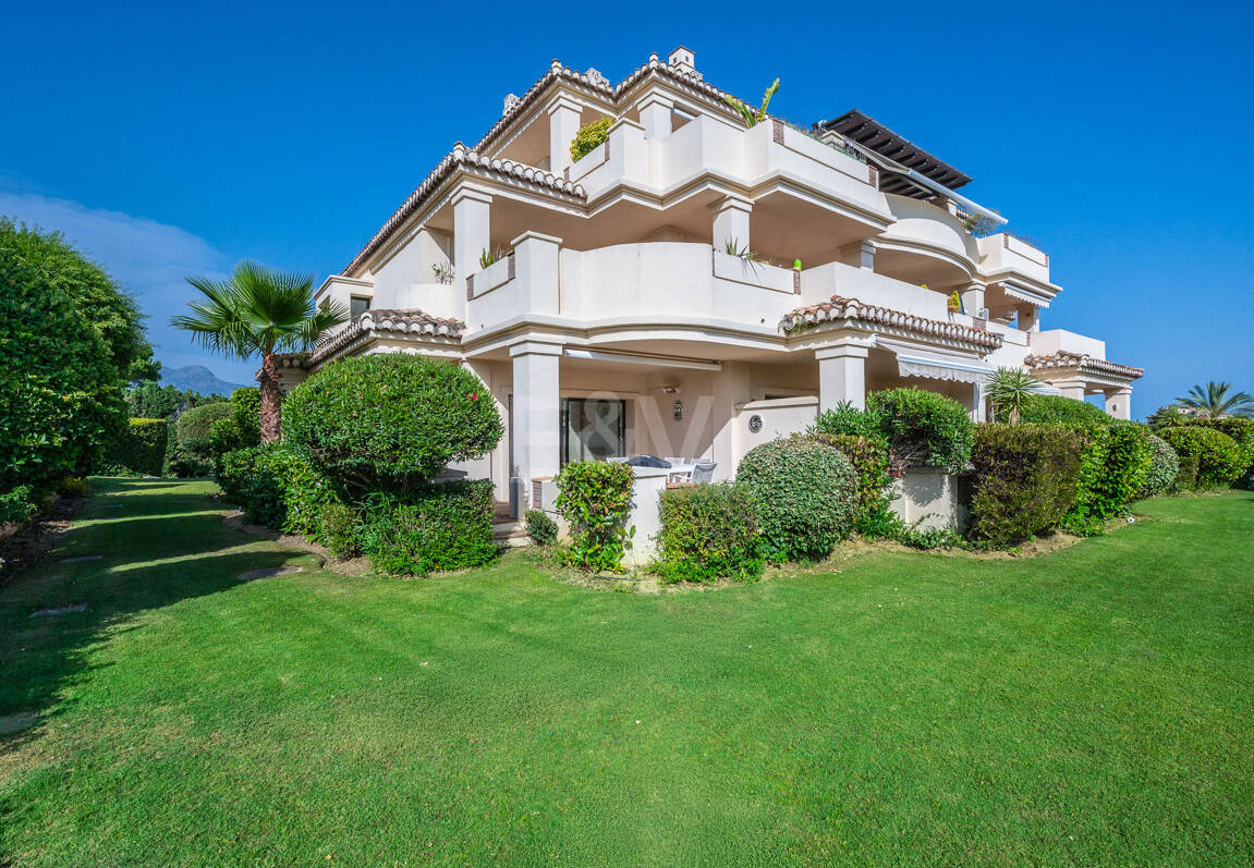 Golfside Apartment with Mountain Panoramas and Resort-Style Comfort