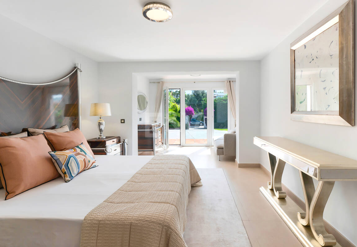 Vacker 8 sovrum Beachside Villa Perfekt familjebostad med utmärkt uthyrningspotential