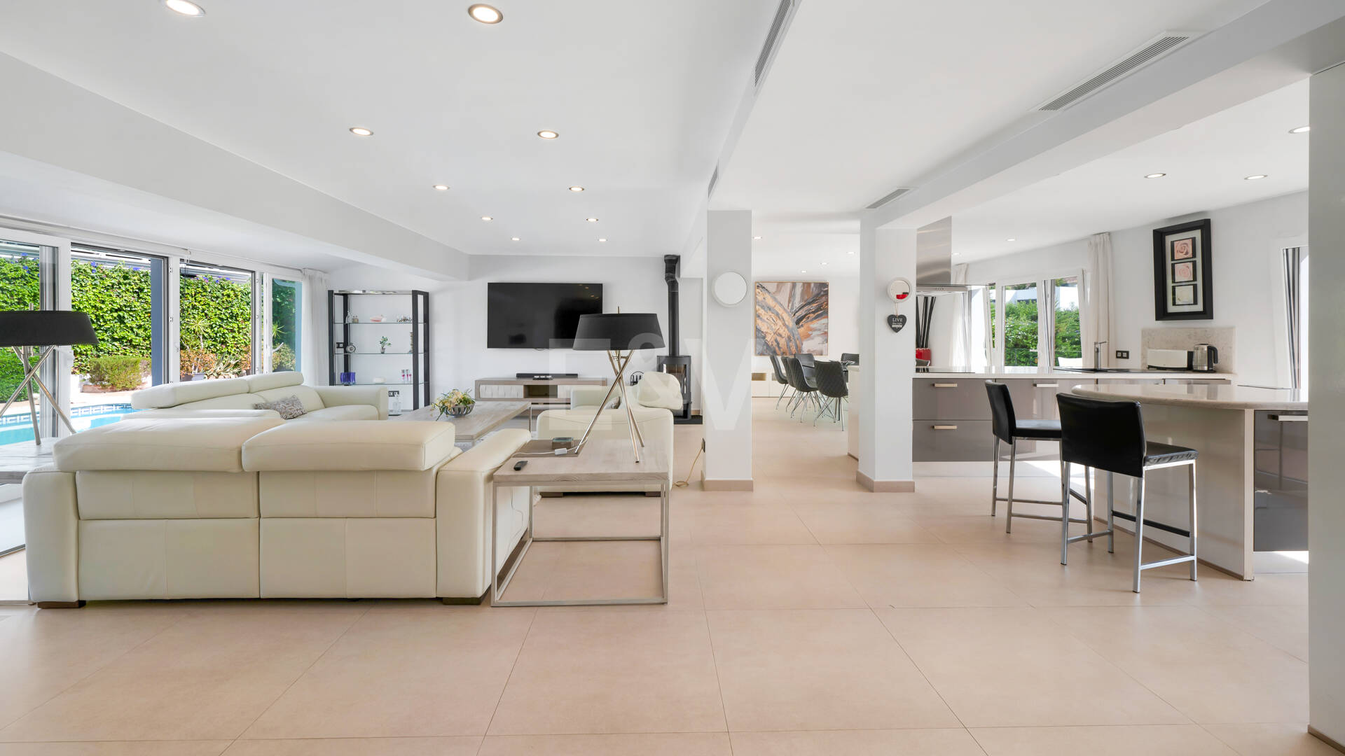 Vacker 8 sovrum Beachside Villa Perfekt familjebostad med utmärkt uthyrningspotential