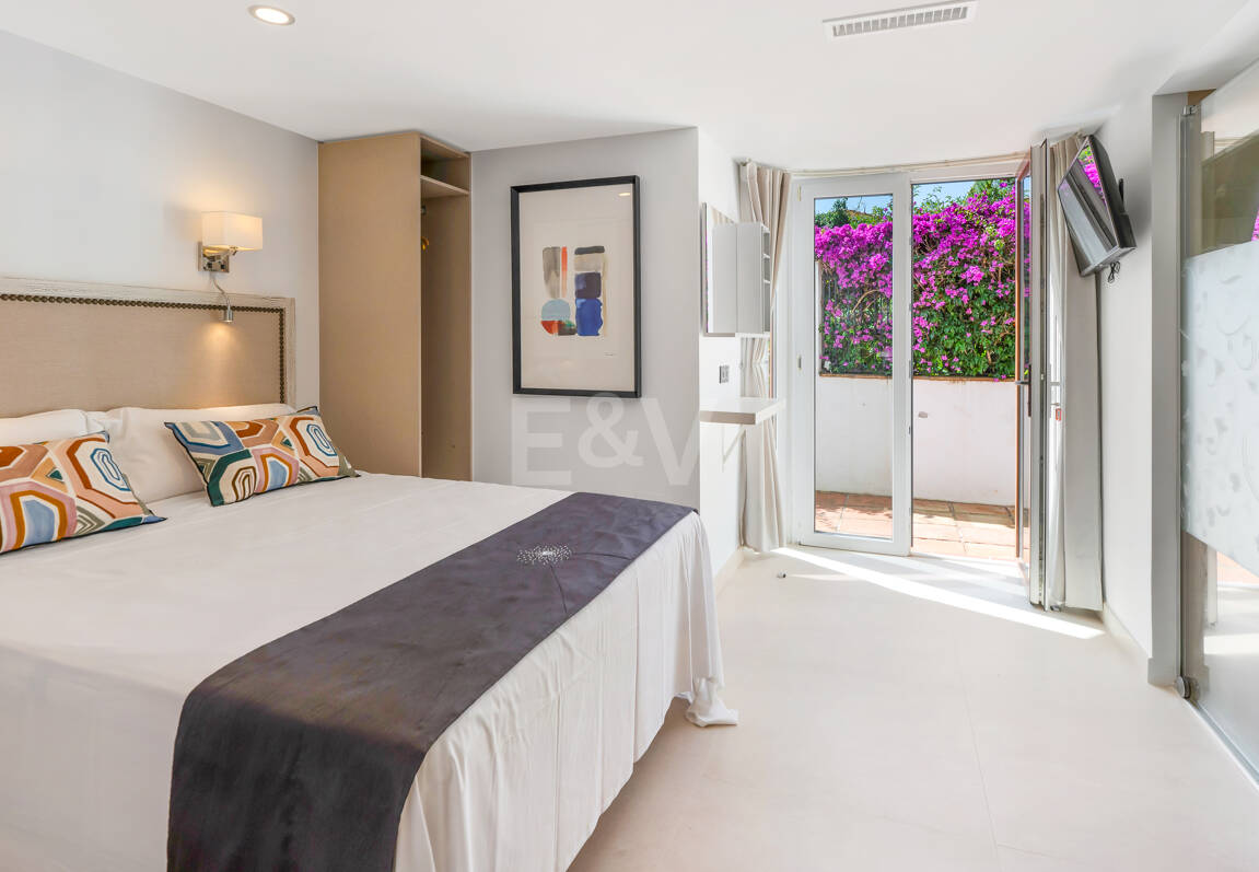 Vacker 8 sovrum Beachside Villa Perfekt familjebostad med utmärkt uthyrningspotential