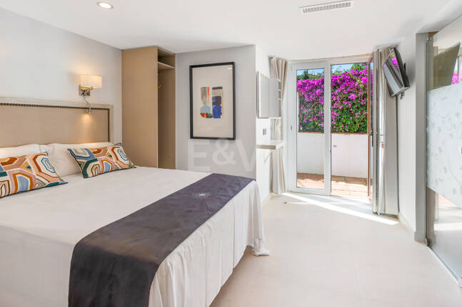 Vacker 8 sovrum Beachside Villa Perfekt familjebostad med utmärkt uthyrningspotential