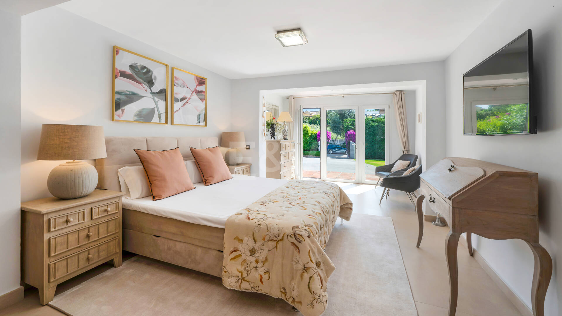 Vacker 8 sovrum Beachside Villa Perfekt familjebostad med utmärkt uthyrningspotential