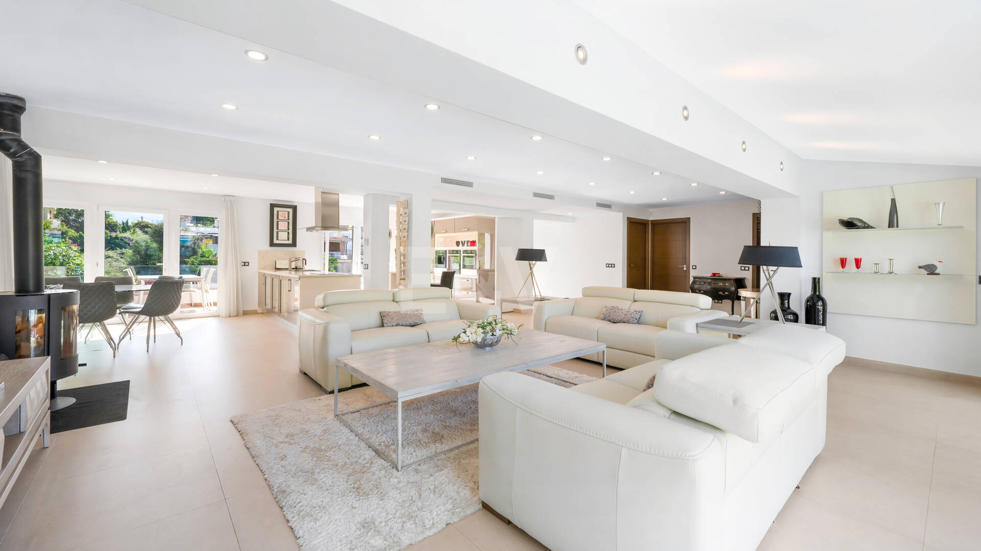 Piękna 8- Sypialnia Beachside Villa - Perfect Family Residence z doskonałym potencjałem wynajmu