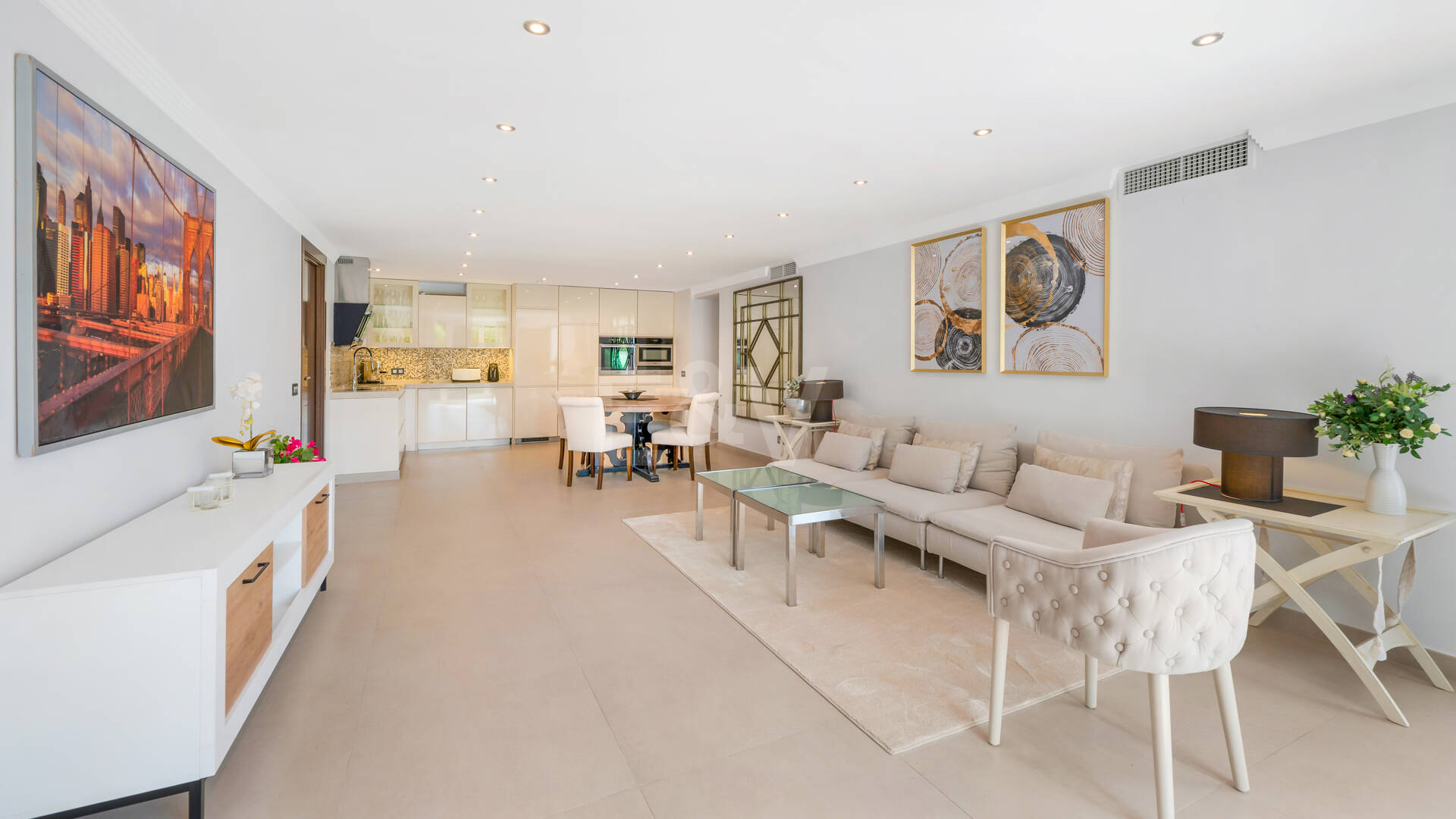 Piękna 8- Sypialnia Beachside Villa - Perfect Family Residence z doskonałym potencjałem wynajmu