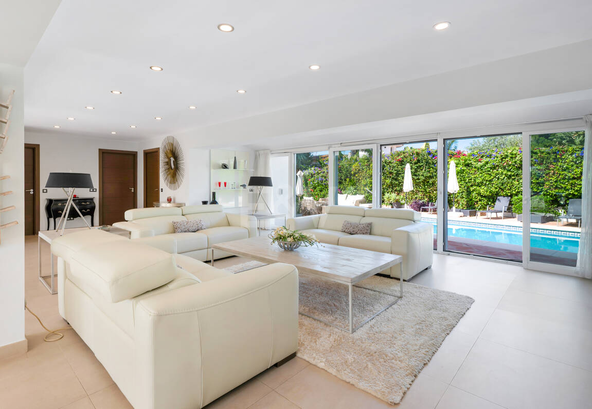 Vacker 8 sovrum Beachside Villa Perfekt familjebostad med utmärkt uthyrningspotential