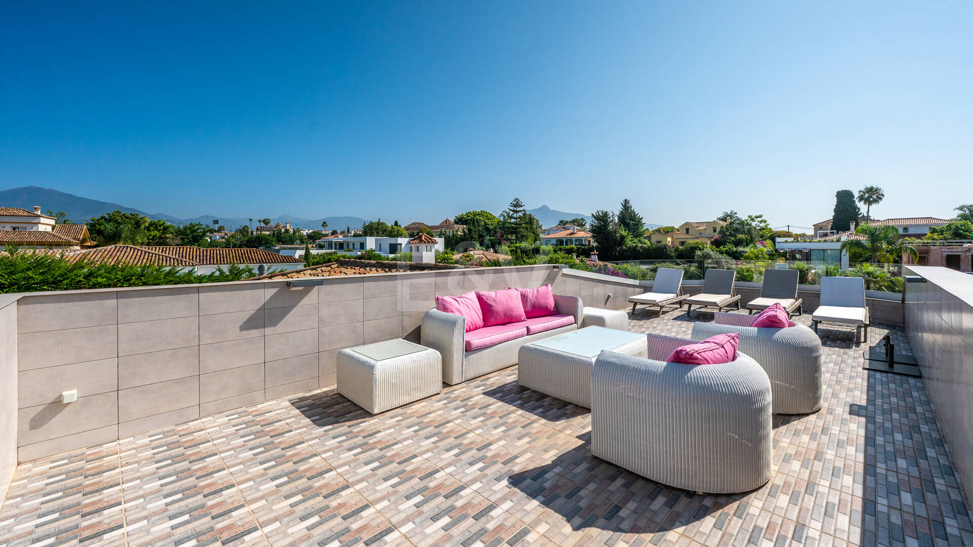 Piękna 8- Sypialnia Beachside Villa - Perfect Family Residence z doskonałym potencjałem wynajmu