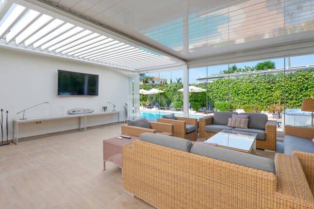 Vacker 8 sovrum Beachside Villa Perfekt familjebostad med utmärkt uthyrningspotential