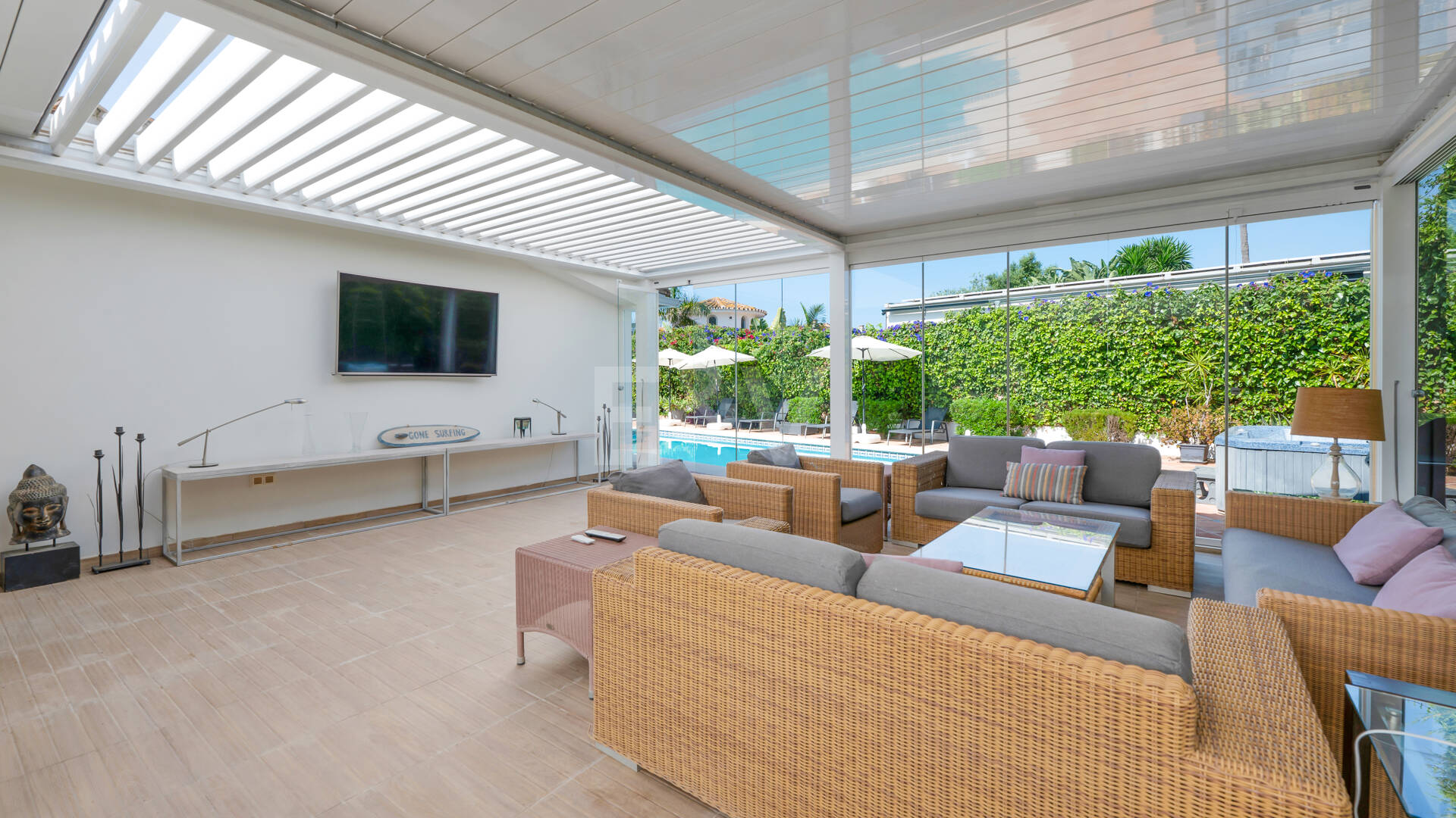 Vacker 8 sovrum Beachside Villa Perfekt familjebostad med utmärkt uthyrningspotential