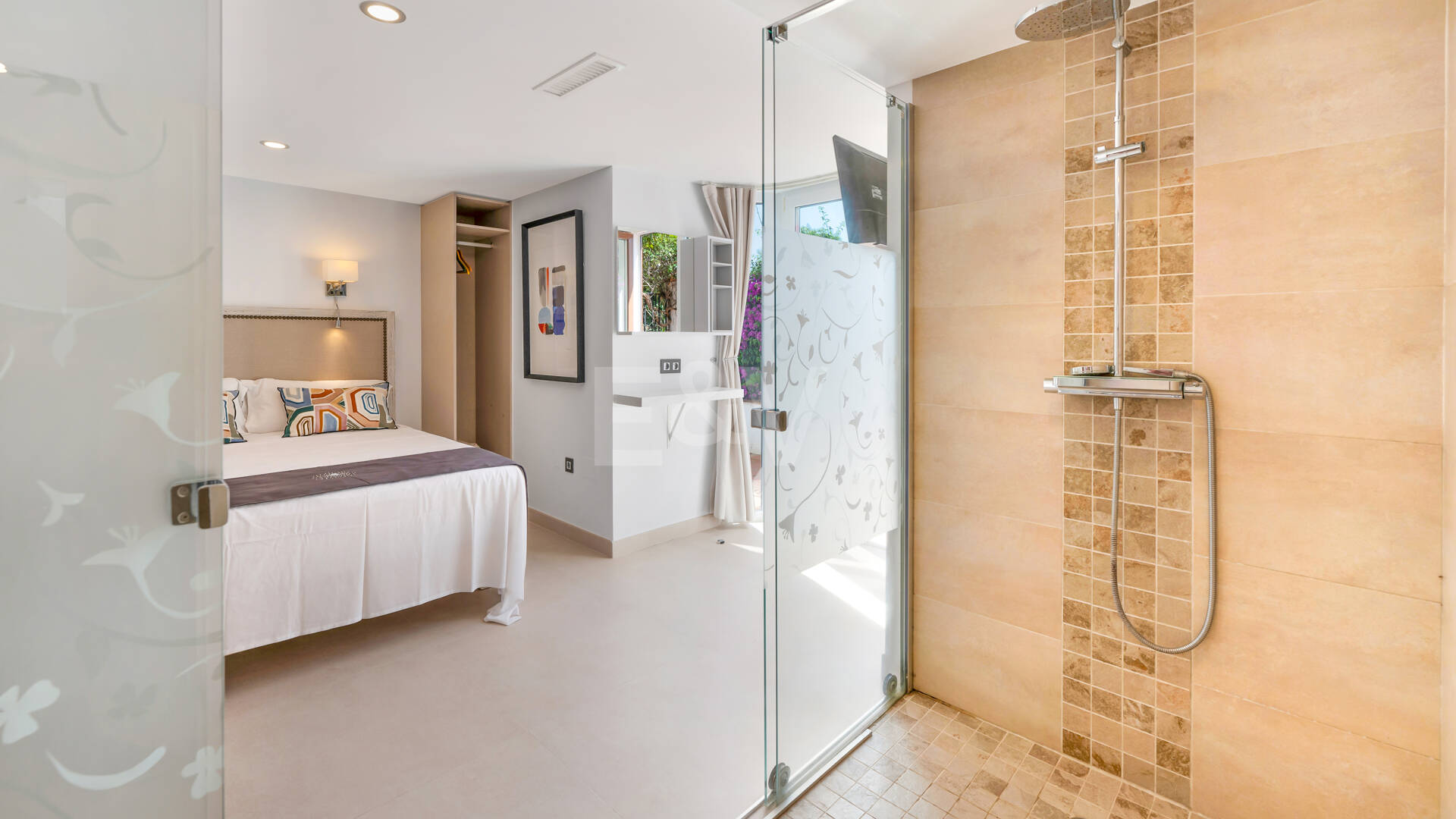 Vacker 8 sovrum Beachside Villa Perfekt familjebostad med utmärkt uthyrningspotential