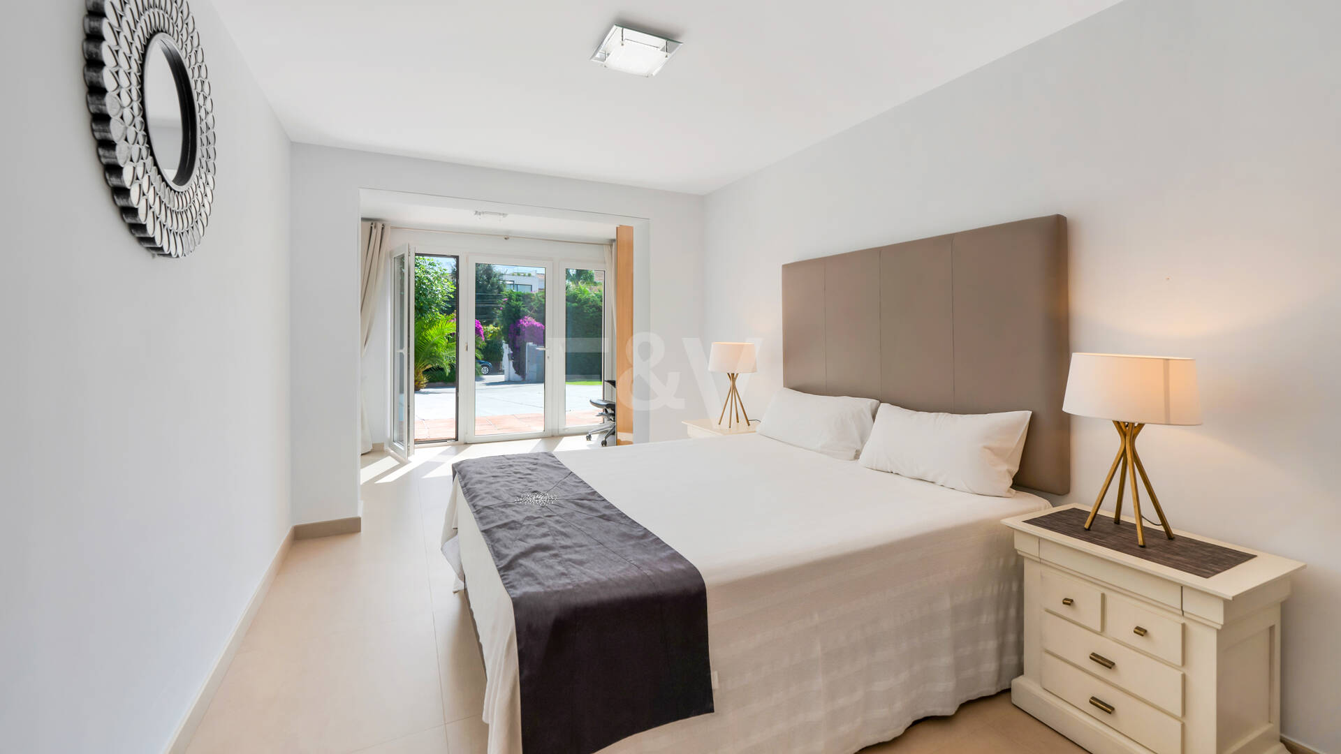 Vacker 8 sovrum Beachside Villa Perfekt familjebostad med utmärkt uthyrningspotential