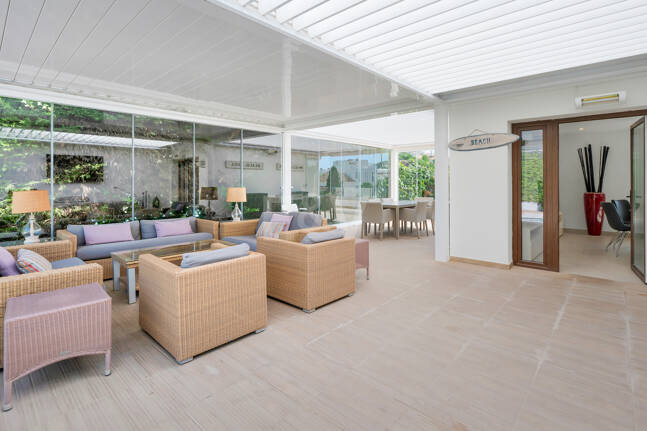 Vacker 8 sovrum Beachside Villa Perfekt familjebostad med utmärkt uthyrningspotential