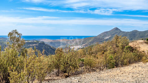 Prime Building Plot in La Zagaleta with Panoramic Views