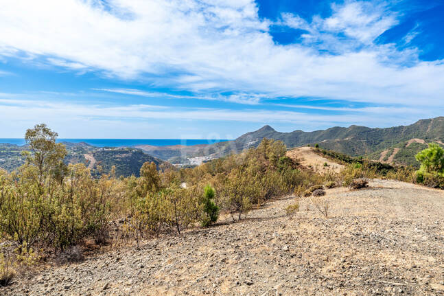 Parcela privilegiada en La Zagaleta con vistas panorámicas