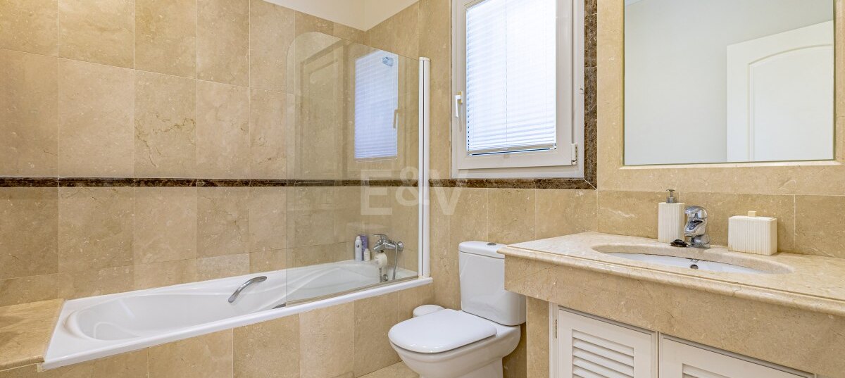Villa till salu i Los Flamingos Golf, Benahavis