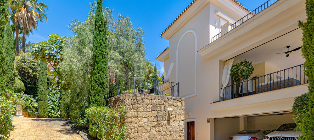 Villa till salu i Los Flamingos Golf, Benahavis