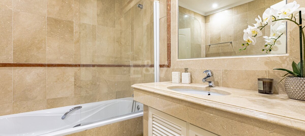 Villa till salu i Los Flamingos Golf, Benahavis