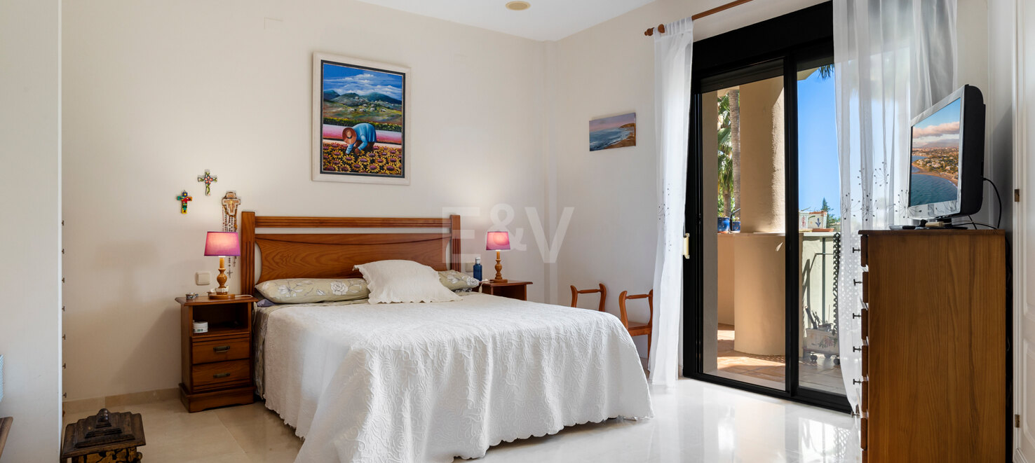Elegant Apartment in the Exclusive Guadalcántara Golf Community