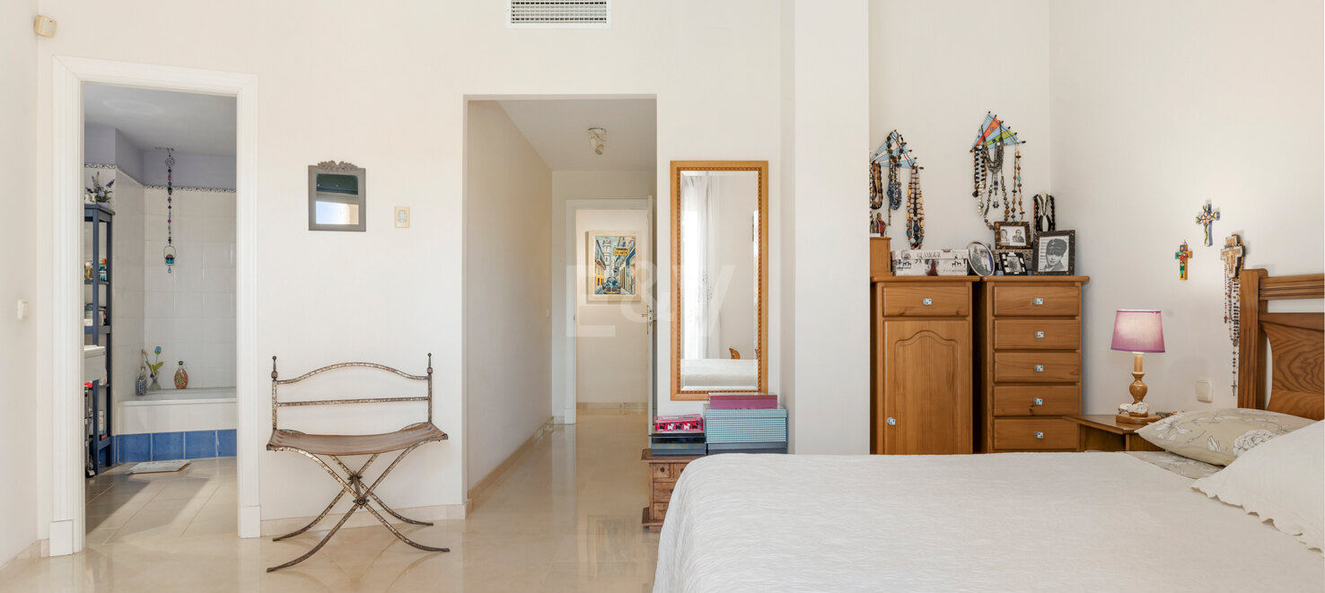 Elegant Apartment in the Exclusive Guadalcántara Golf Community