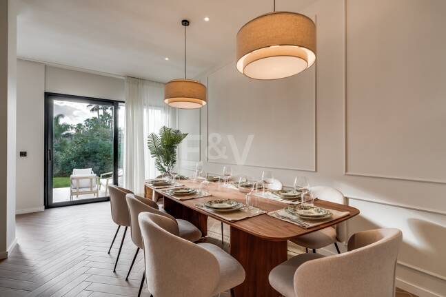 Semi-Detached House close to All Amenities