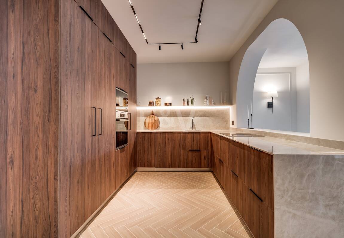 Semi-Detached House close to All Amenities