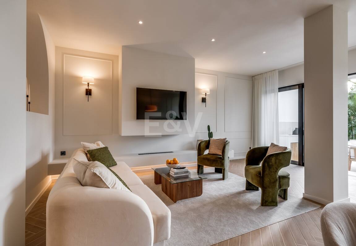 Semi-Detached House close to All Amenities