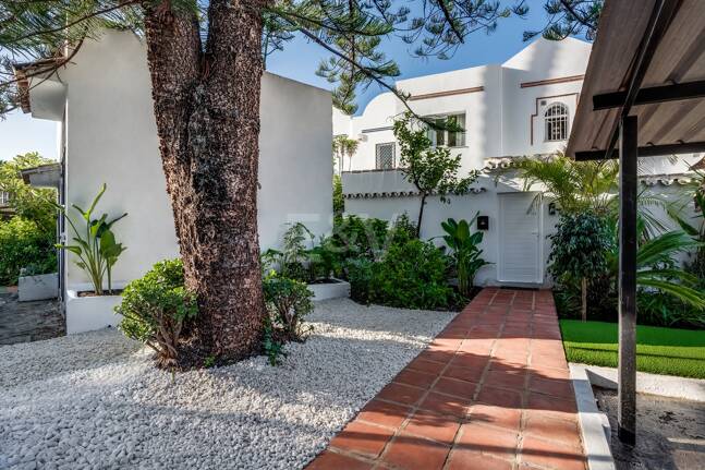 Semi-Detached House close to All Amenities