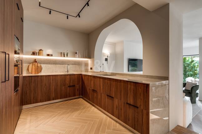 Semi-Detached House close to All Amenities