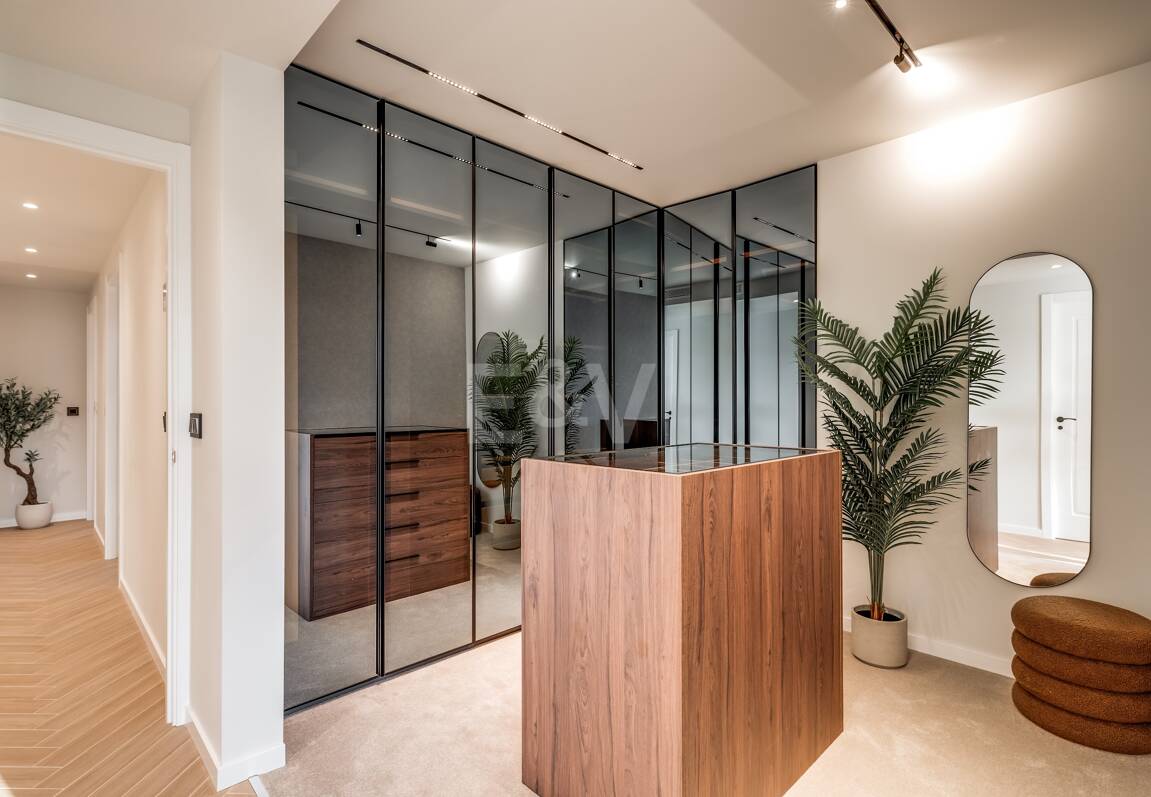 Semi-Detached House close to All Amenities