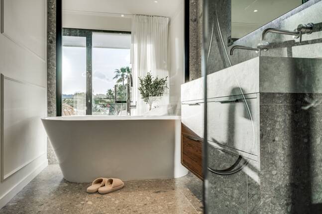 Semi-Detached House close to All Amenities