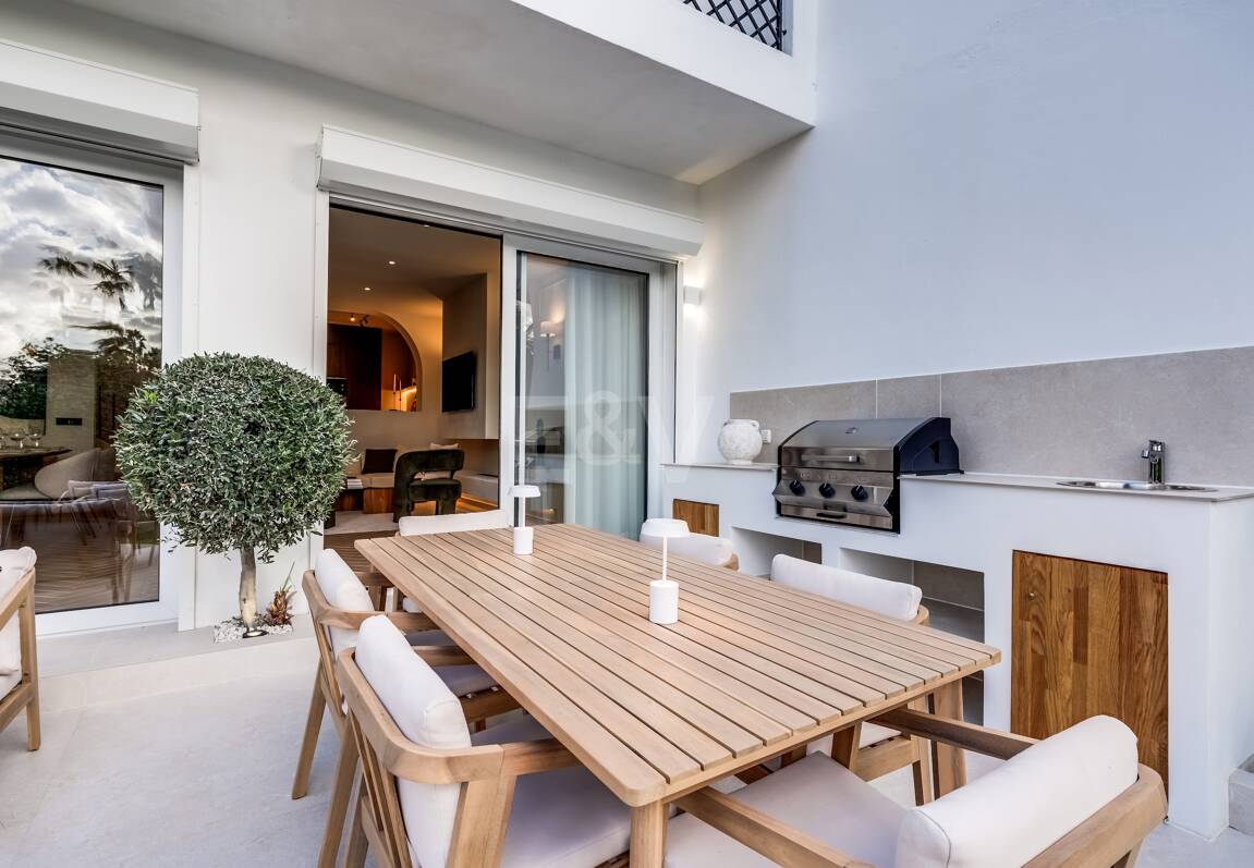 Semi-Detached House close to All Amenities