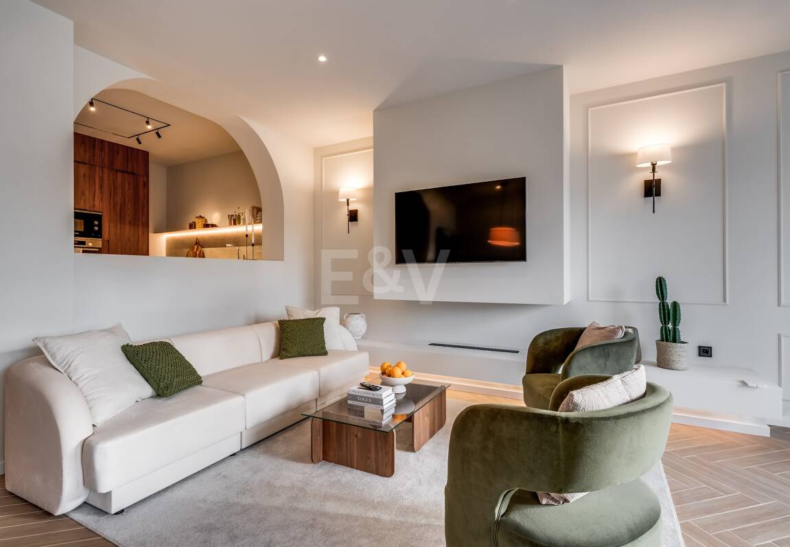 Semi-Detached House close to All Amenities