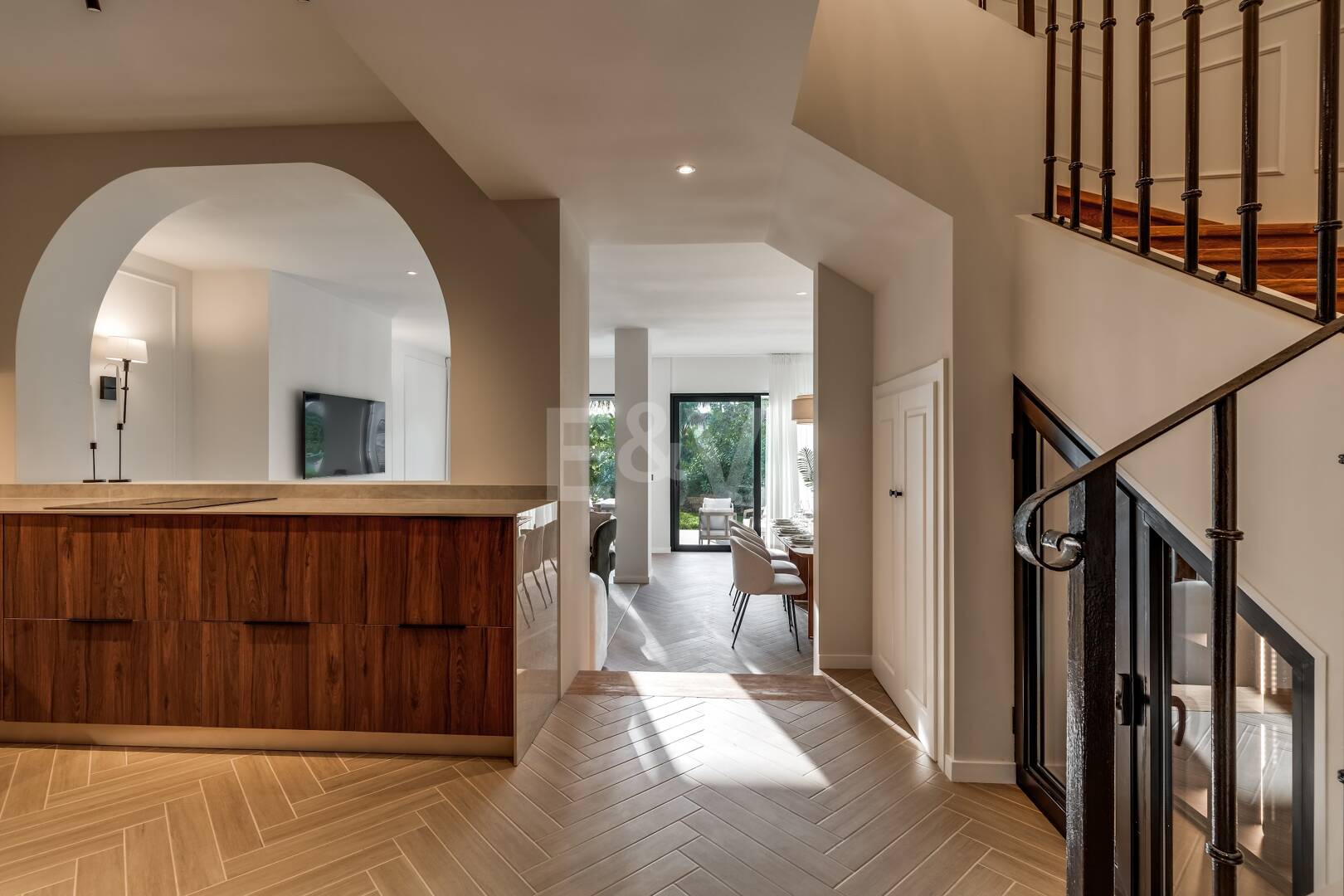 Semi-Detached House close to All Amenities