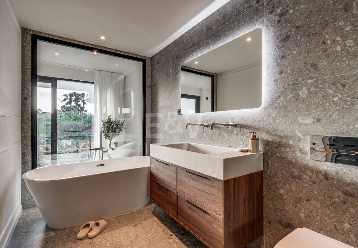 Semi-Detached House close to All Amenities