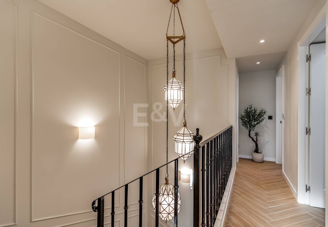 Semi-Detached House close to All Amenities