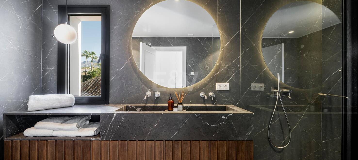 Modern Andalusian Style Villa in Nueva Andalucía