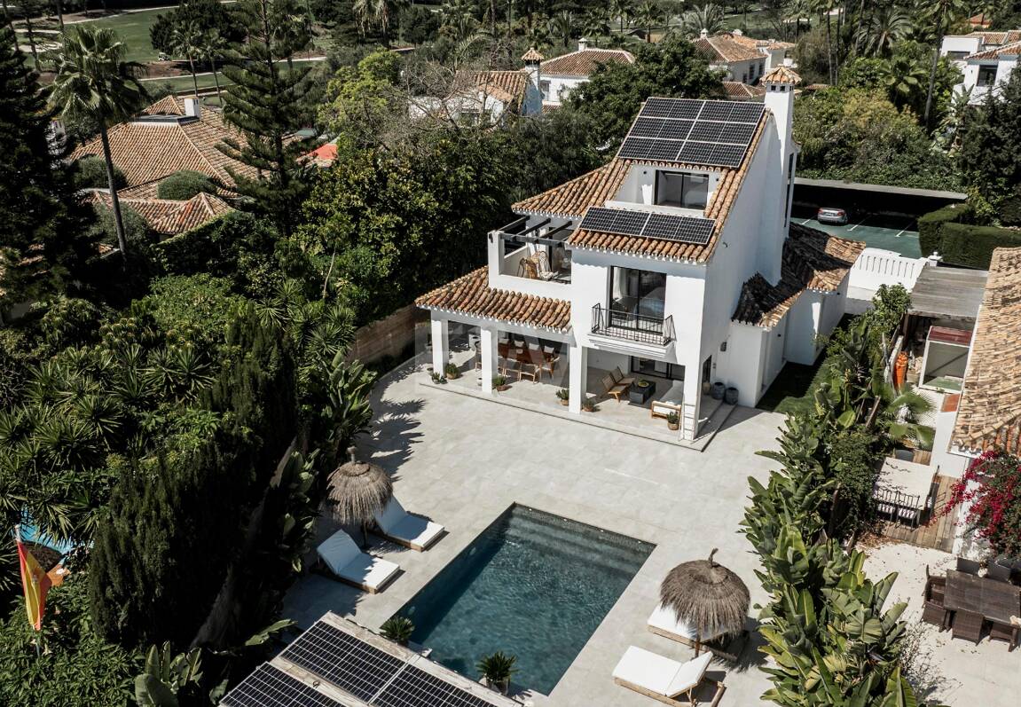 Modern Andalusian Style Villa in Nueva Andalucía