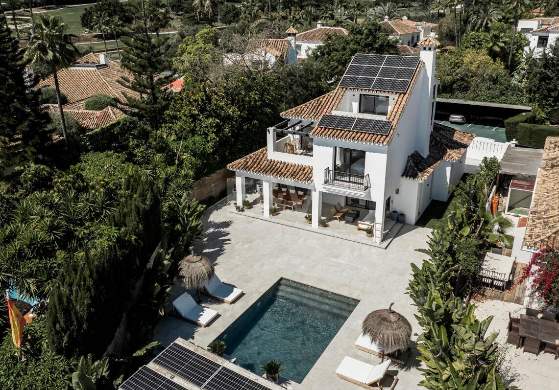 Villa de estilo andaluz moderno en Nueva Andalucía