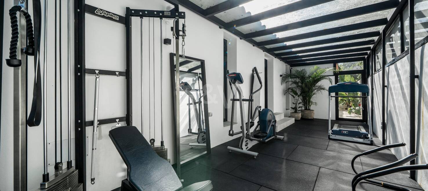 Modern Andalusian Style Villa in Nueva Andalucía