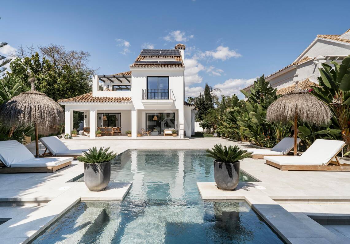 Villa de estilo andaluz moderno en Nueva Andalucía