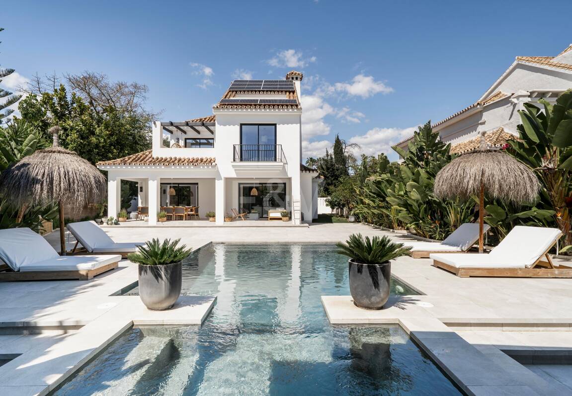 Modern Andalusian Style Villa in Nueva Andalucía
