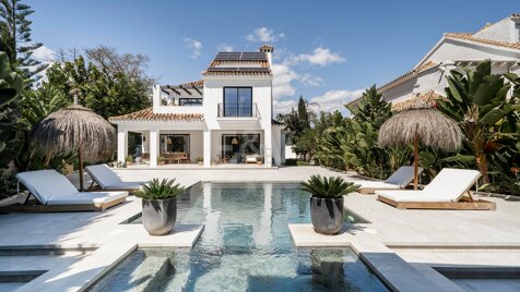 Villa de estilo andaluz moderno en Nueva Andalucía