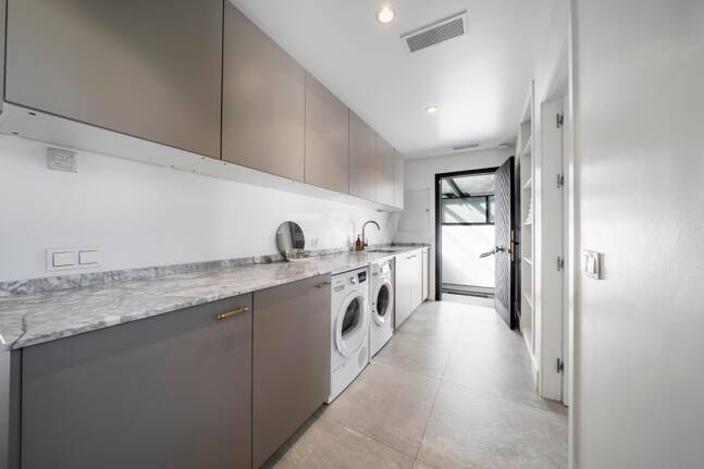 Modern Andalusian Style Villa in Nueva Andalucía