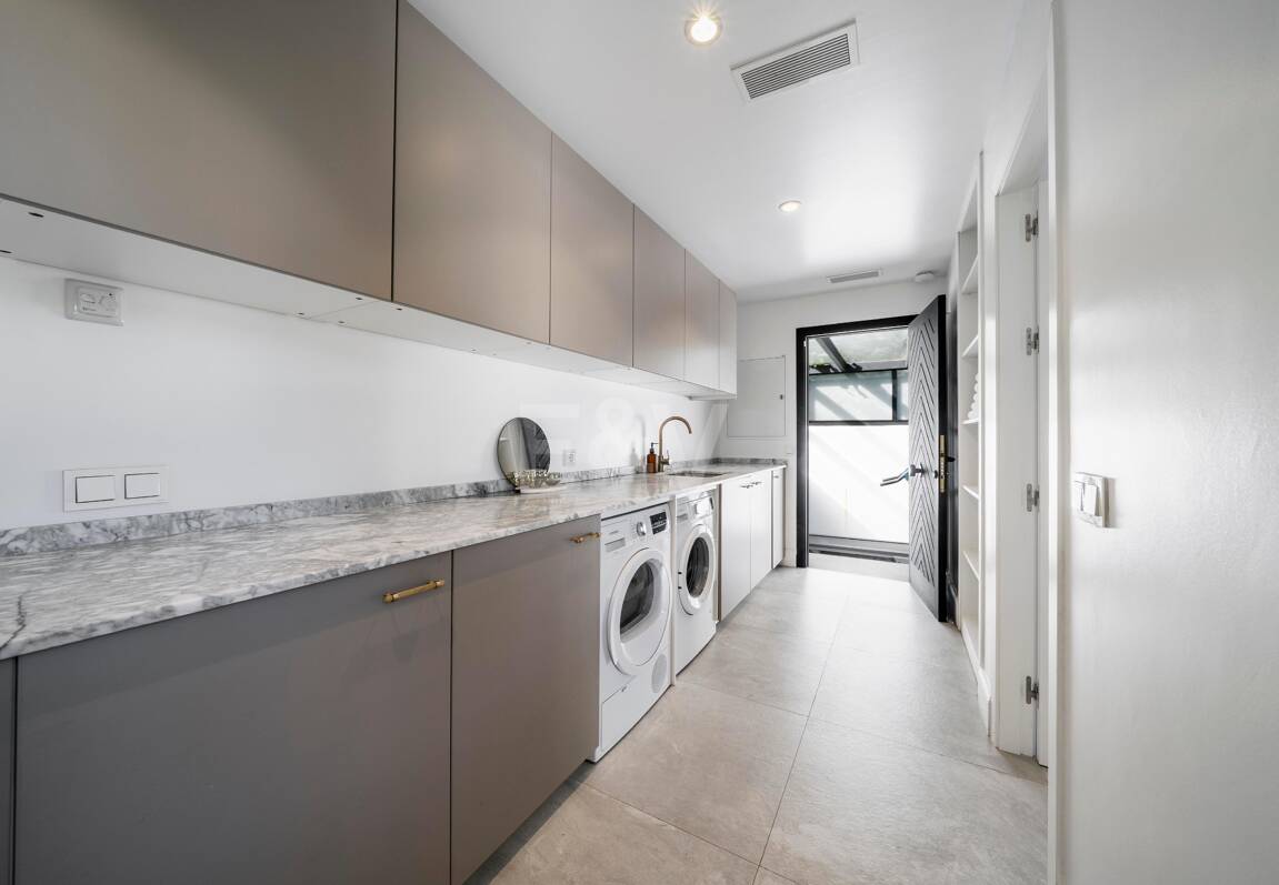 Modern Andalusian Style Villa in Nueva Andalucía